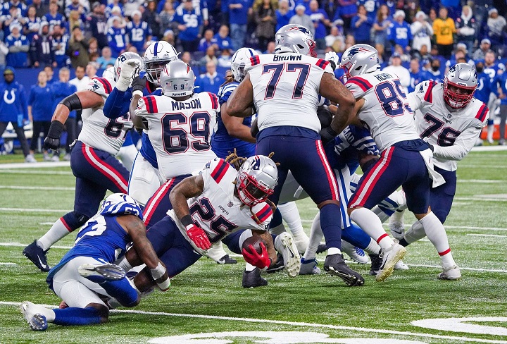 Indianapolis Colts avslutade New England Patriots vinnarsvit på sju matcher